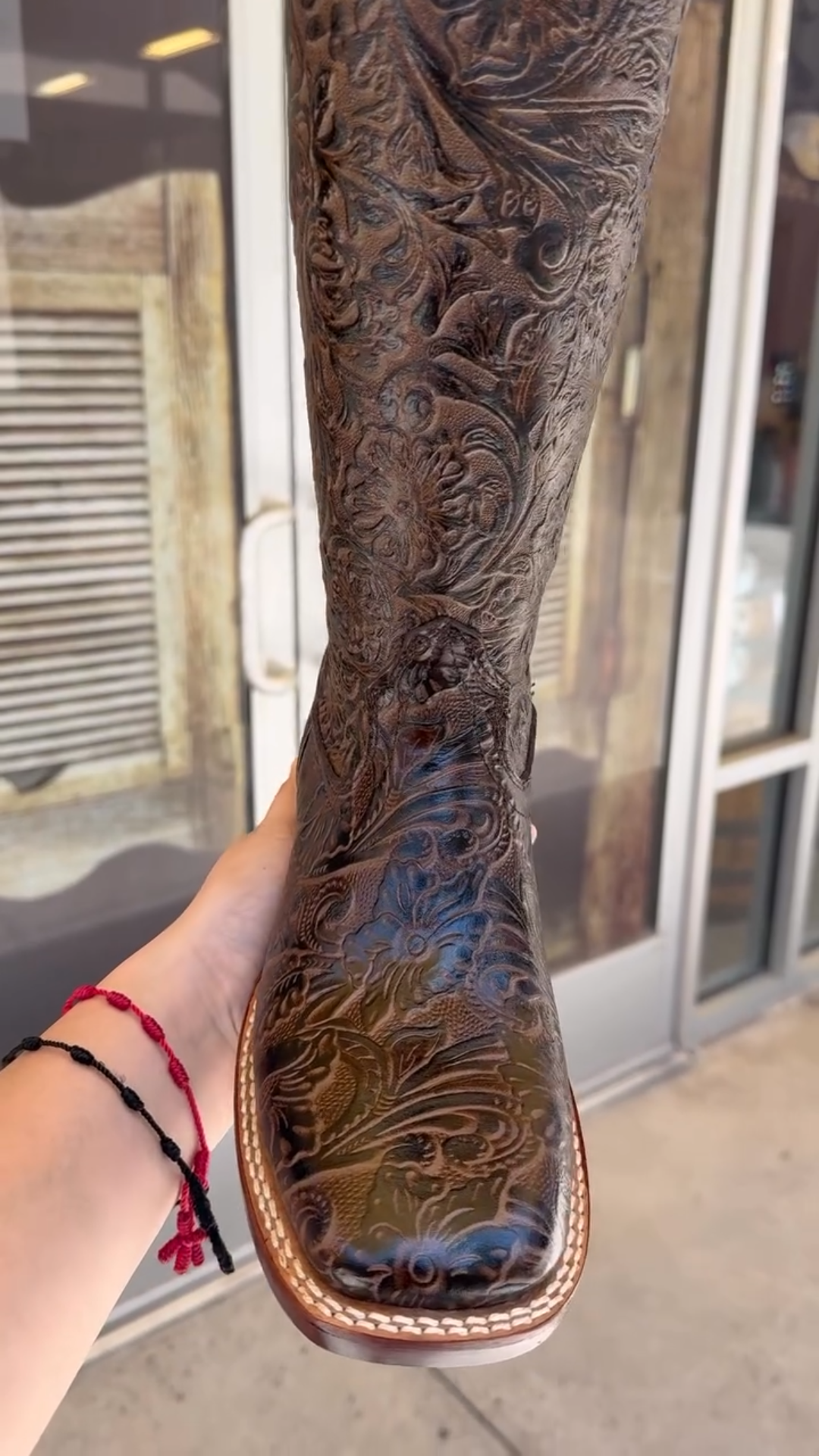Classic Retro Elegance Cowboy Boots