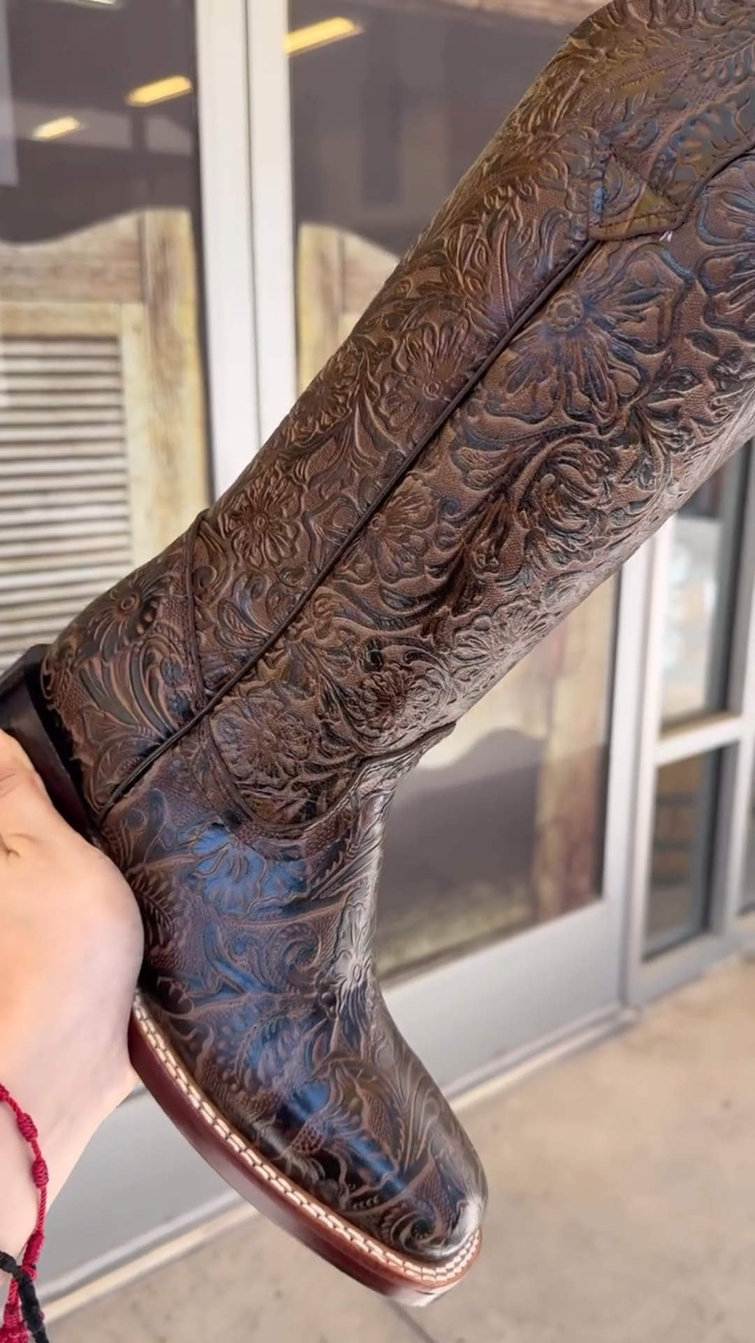 Classic Retro Elegance Cowboy Boots